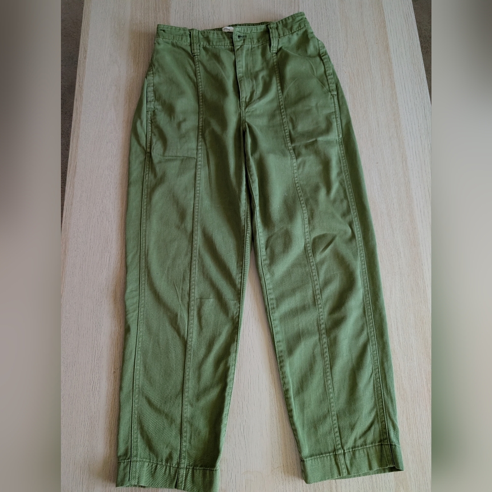 Madewell Green Cargo Pants with Utilitarian Style